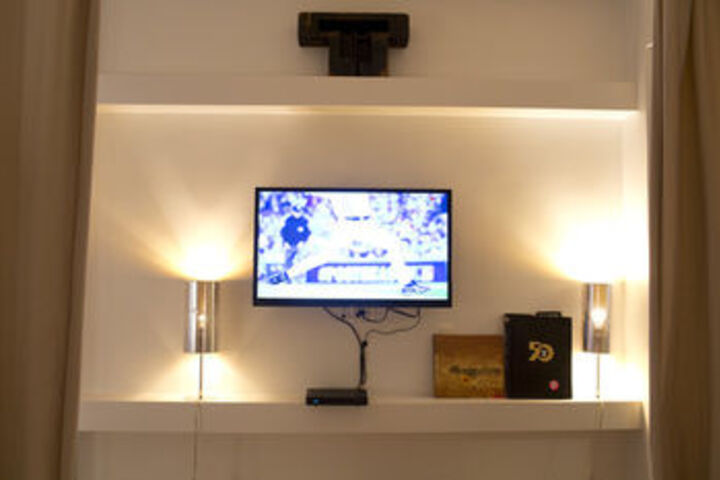 Room 15 of 38
