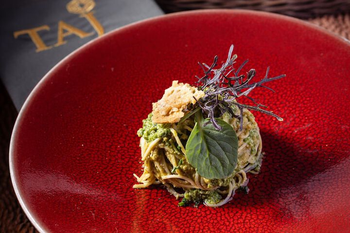 Dining 48 of 60