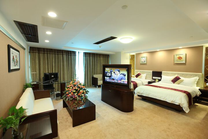 Room 12 of 35