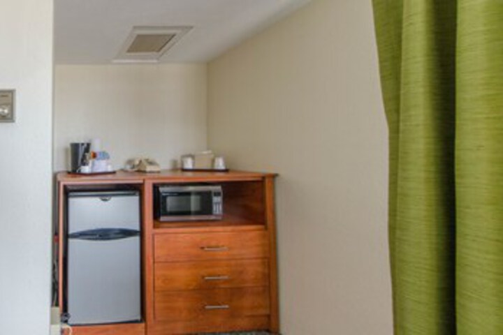 Room 151 of 216