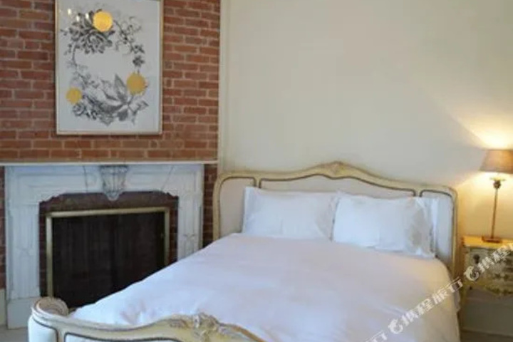 Image of Lakewinds Country Manor