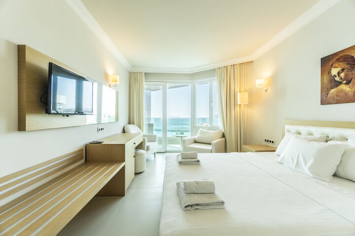 Room 9 of 95
