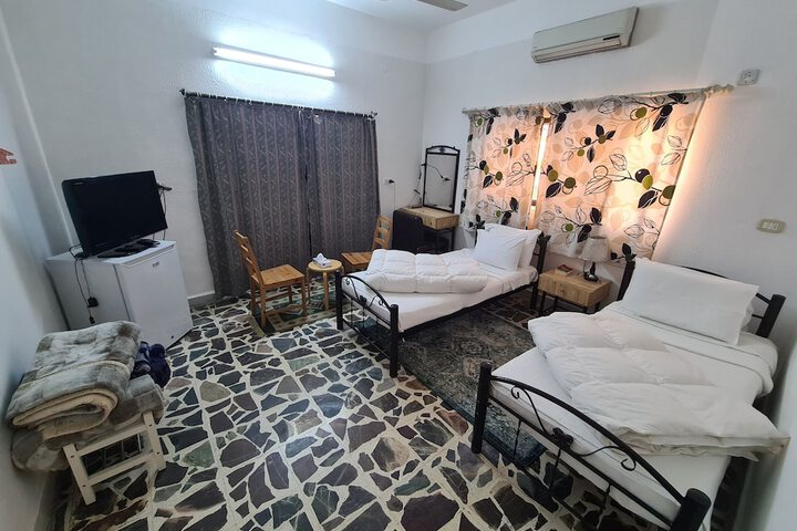 Room 17 of 50