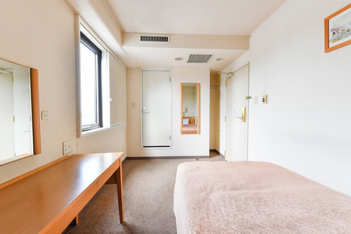 Room 16 of 24
