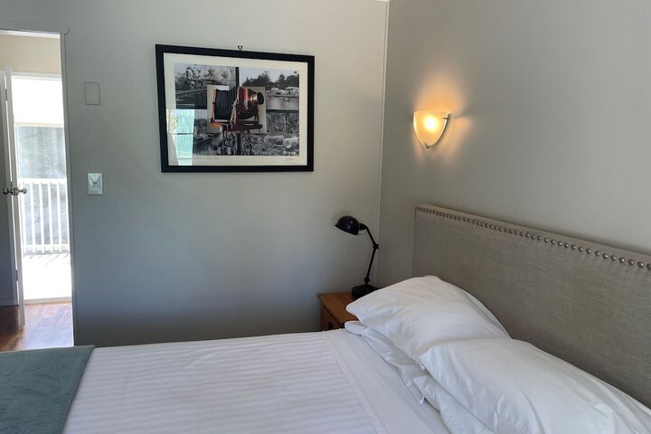 Room 10 of 32