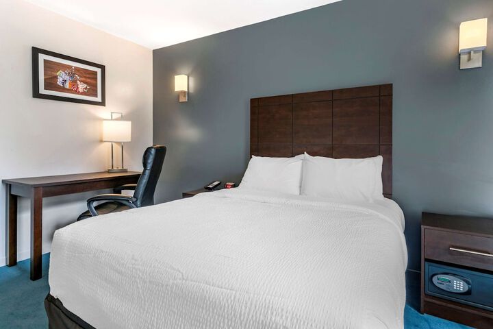 Room 10 of 24