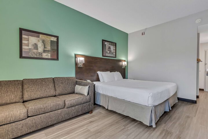 1 King Bed (12 of 22)