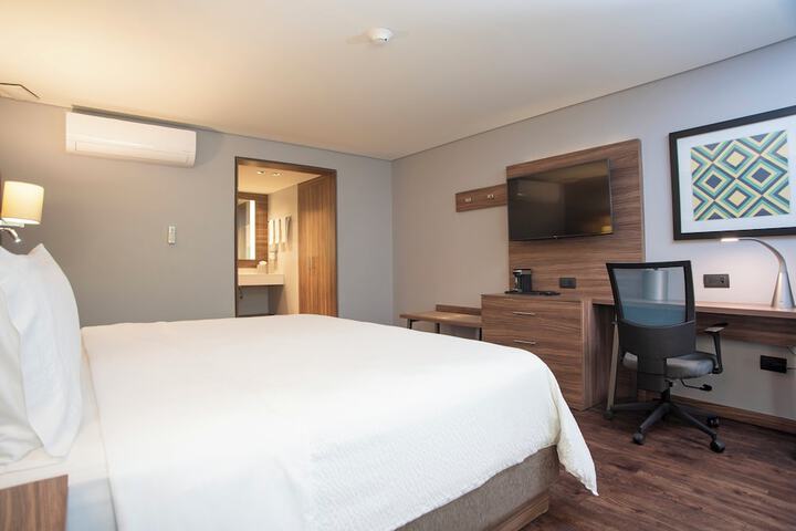 Room 22 of 61