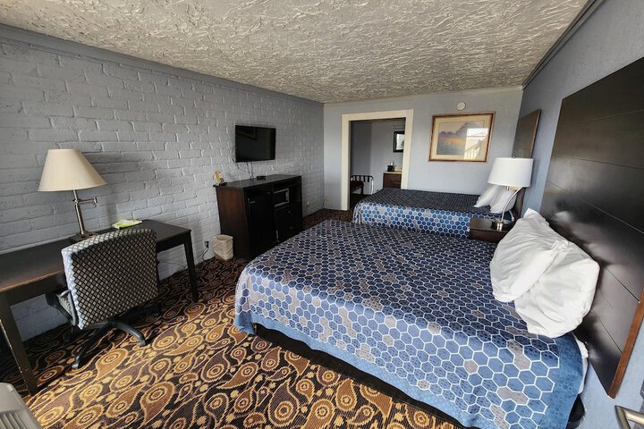 Room 10 of 23