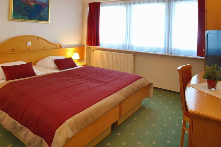 Room 6 of 29