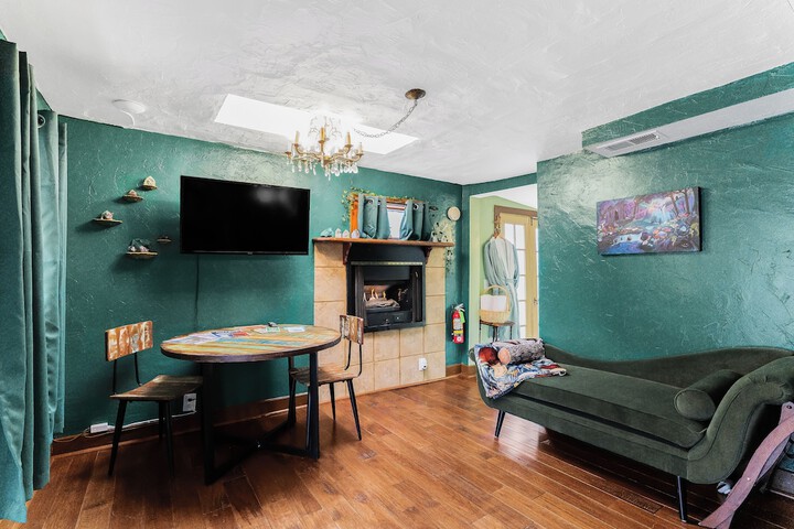 Room 26 of 109