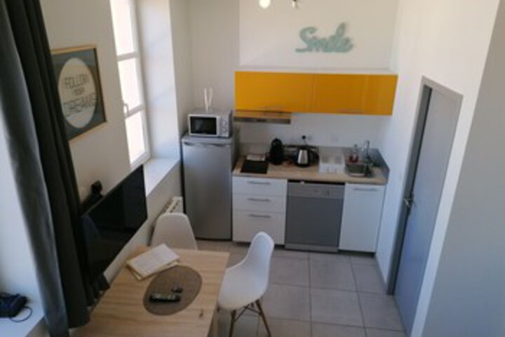 Room 15 of 48