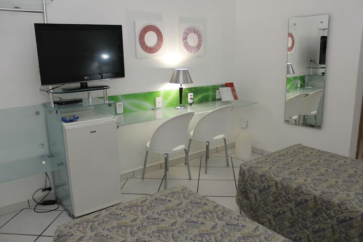 Room 9 of 13