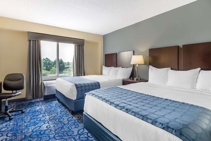 2 Queen Beds - Wireless High Speed Internet Accessible Microwave and Refrigerator Pillowto (11 of 12)