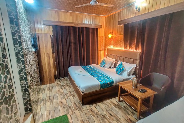 Room 12 of 46