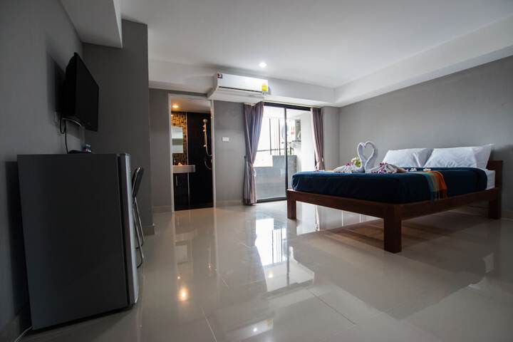 Room 9 of 40