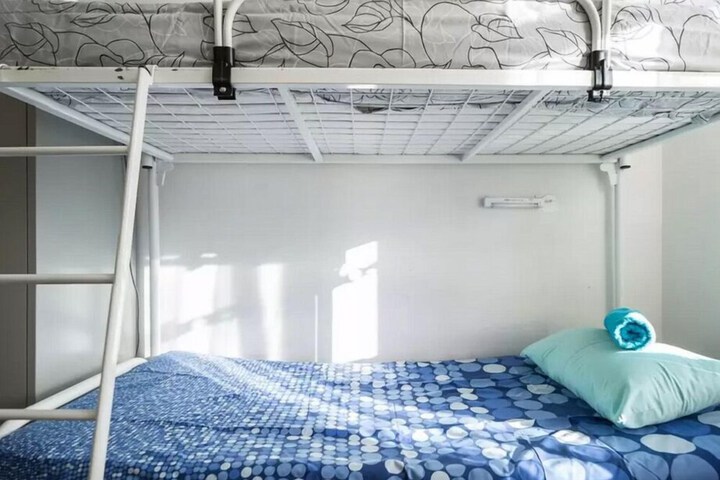 Room 6 of 43