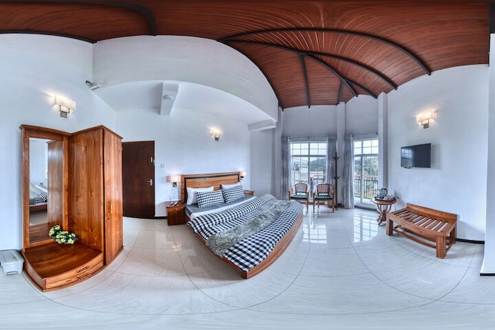Room 15 of 43