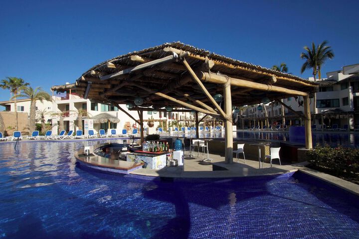 Hotel with Pool