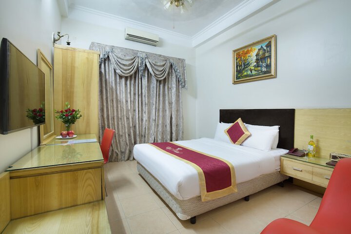 Room 18 of 33