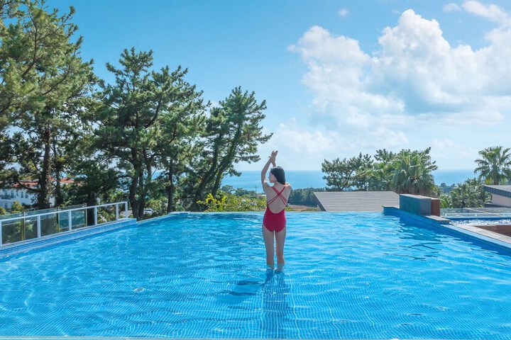 Pool 125 of 144