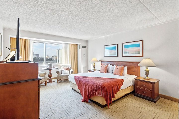 Room 4 of 80