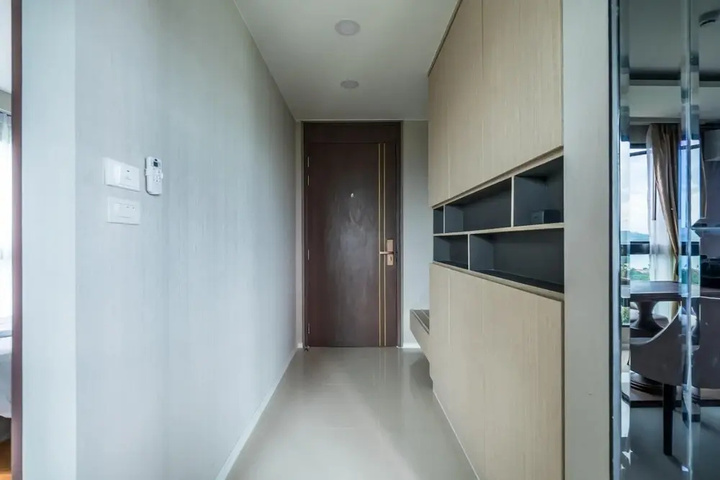 Room 10 of 20