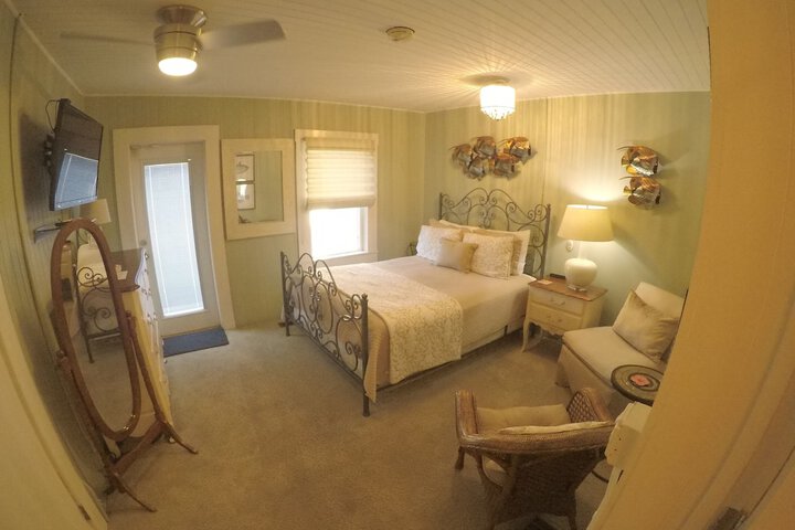 Room 13 of 53
