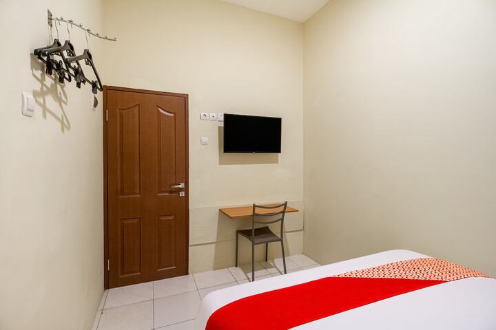 Room 9 of 28