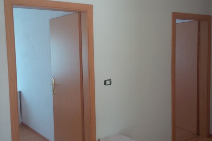 Room 12 of 74
