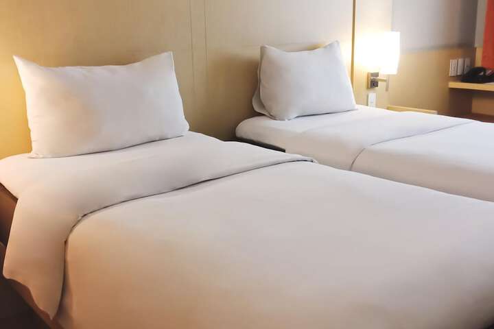 Room 21 of 43