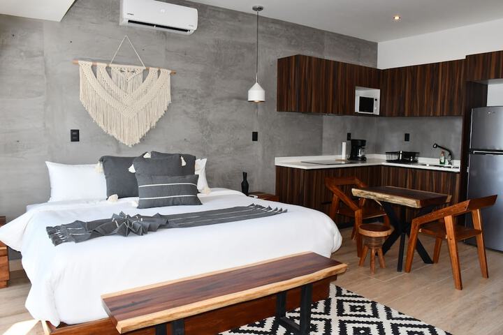 Room 9 of 35
