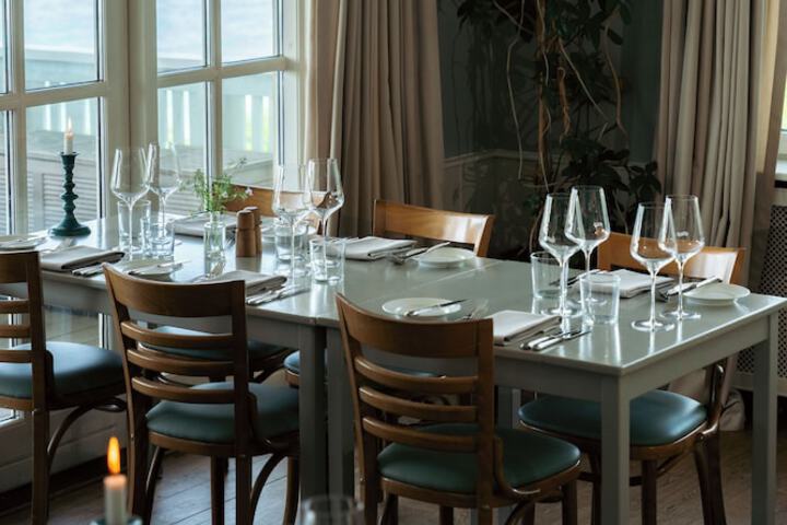 Dining 38 of 61