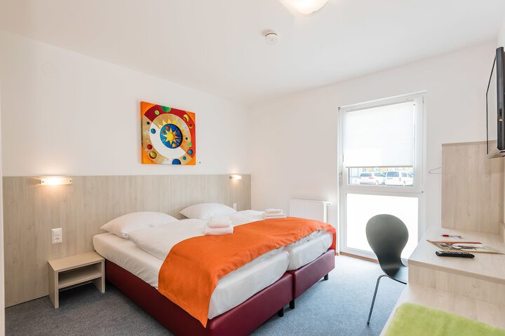Room 13 of 29