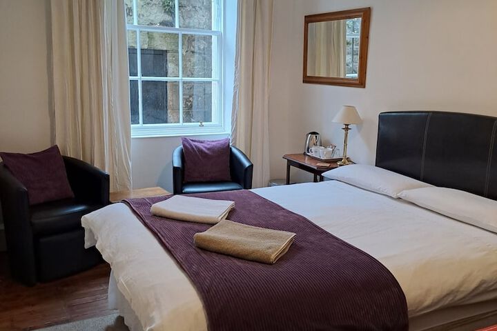 Room 2 of 22