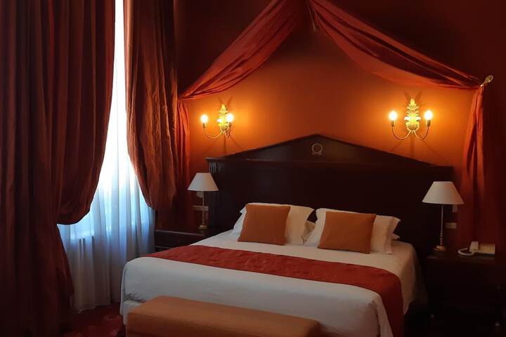 Room 12 of 65