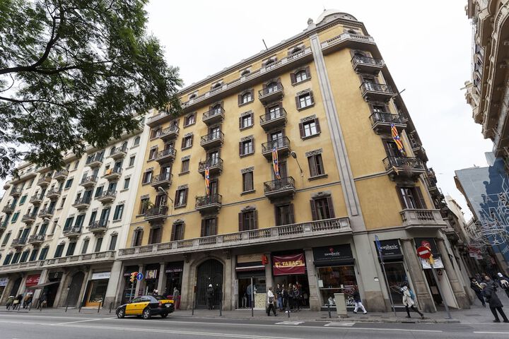 Photo of Apartments in Barcelona B & B Via Laietana