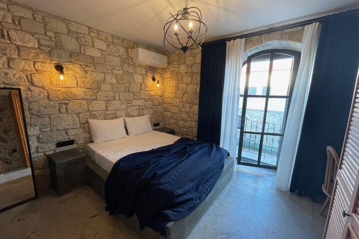 Room 48 of 75