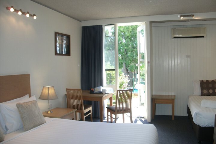 Room 3 of 22