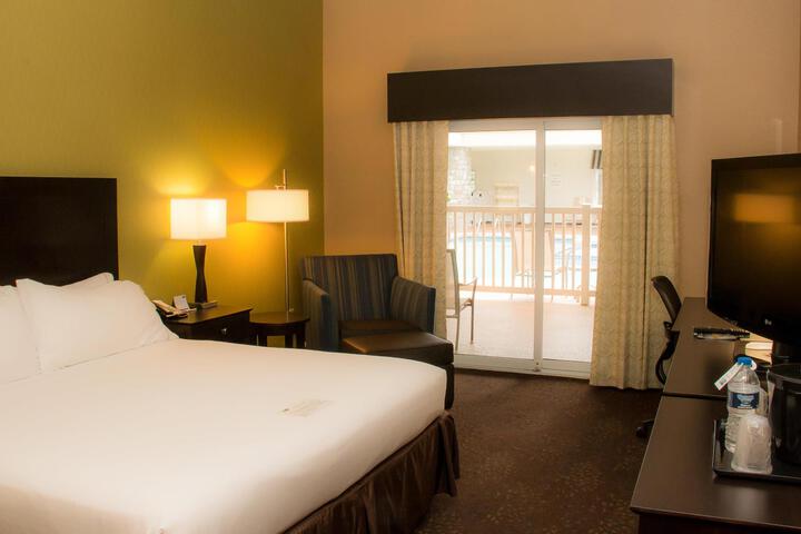 1 King Suite (12 of 12)