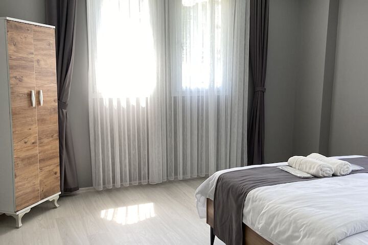 Room 3 of 21