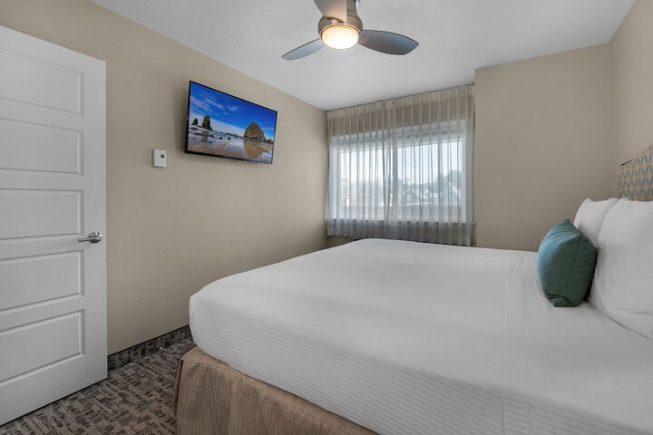 Room 12 of 40