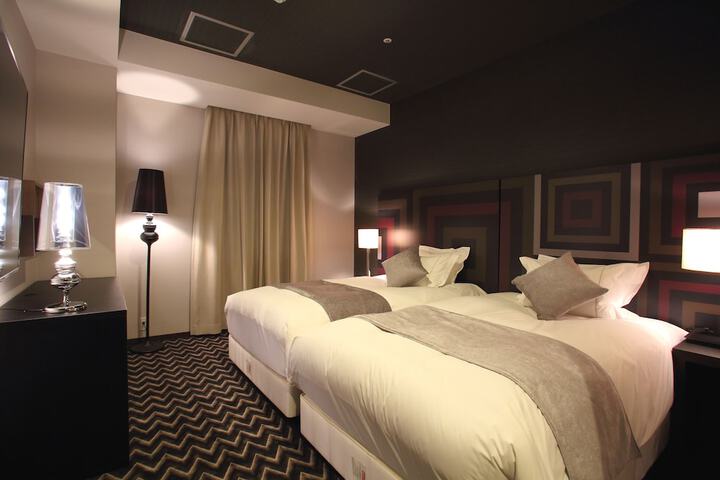 Room 10 of 53