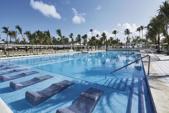 Pool 42 of 117