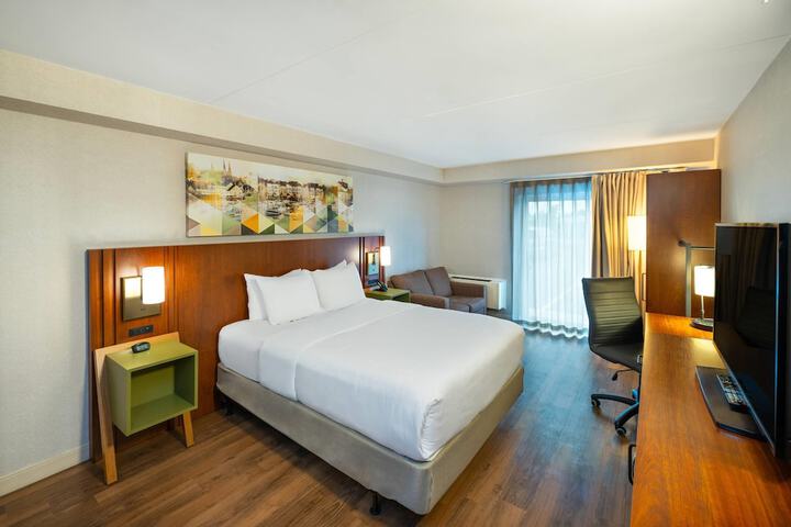 Room 15 of 68
