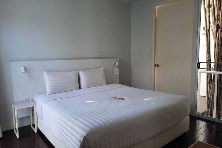 Room 37 of 127