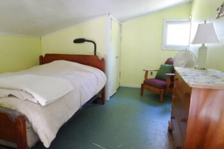 Room 20 of 28