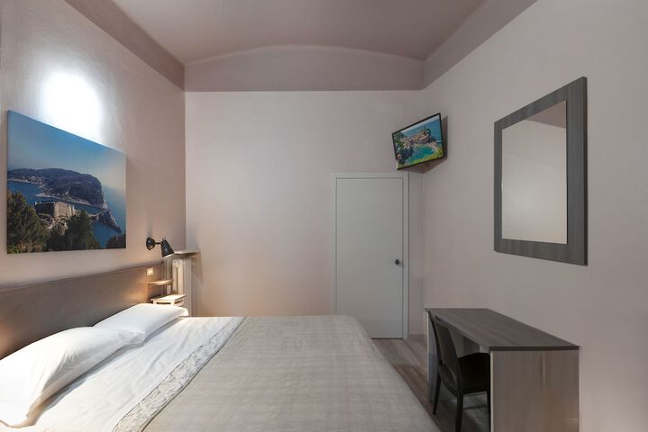 Room 16 of 35