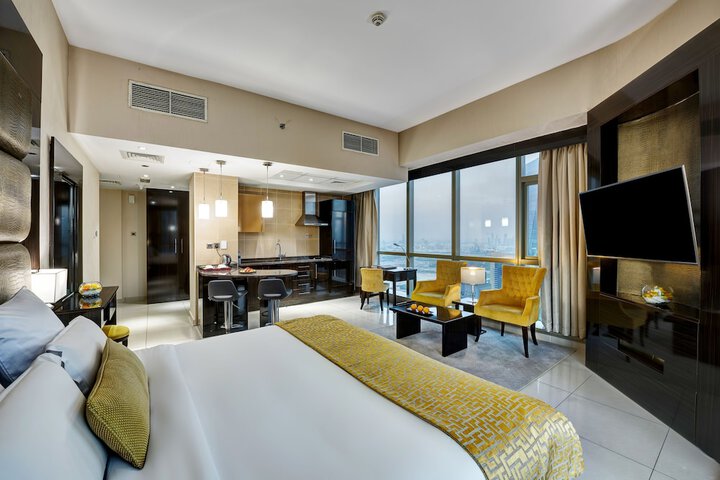 Room 13 of 86