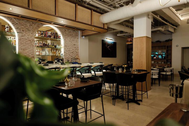 Lounge 57 of 62